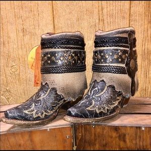 Women’s Corral Brand New Size 6